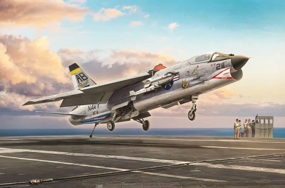 Italeri 1456 F-8E Crusader, Scala 1:72, Plastic Model Kit, Modello in plastica da Montare, modellismo, Aereo