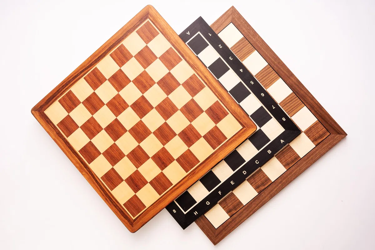 Sunrise Chess & Games Eleganti scacchi all'alba, Tabellone da Torneo Ebanizzato ad Intarsio Design Elegante Idea Figure Medie Campo 50 mm