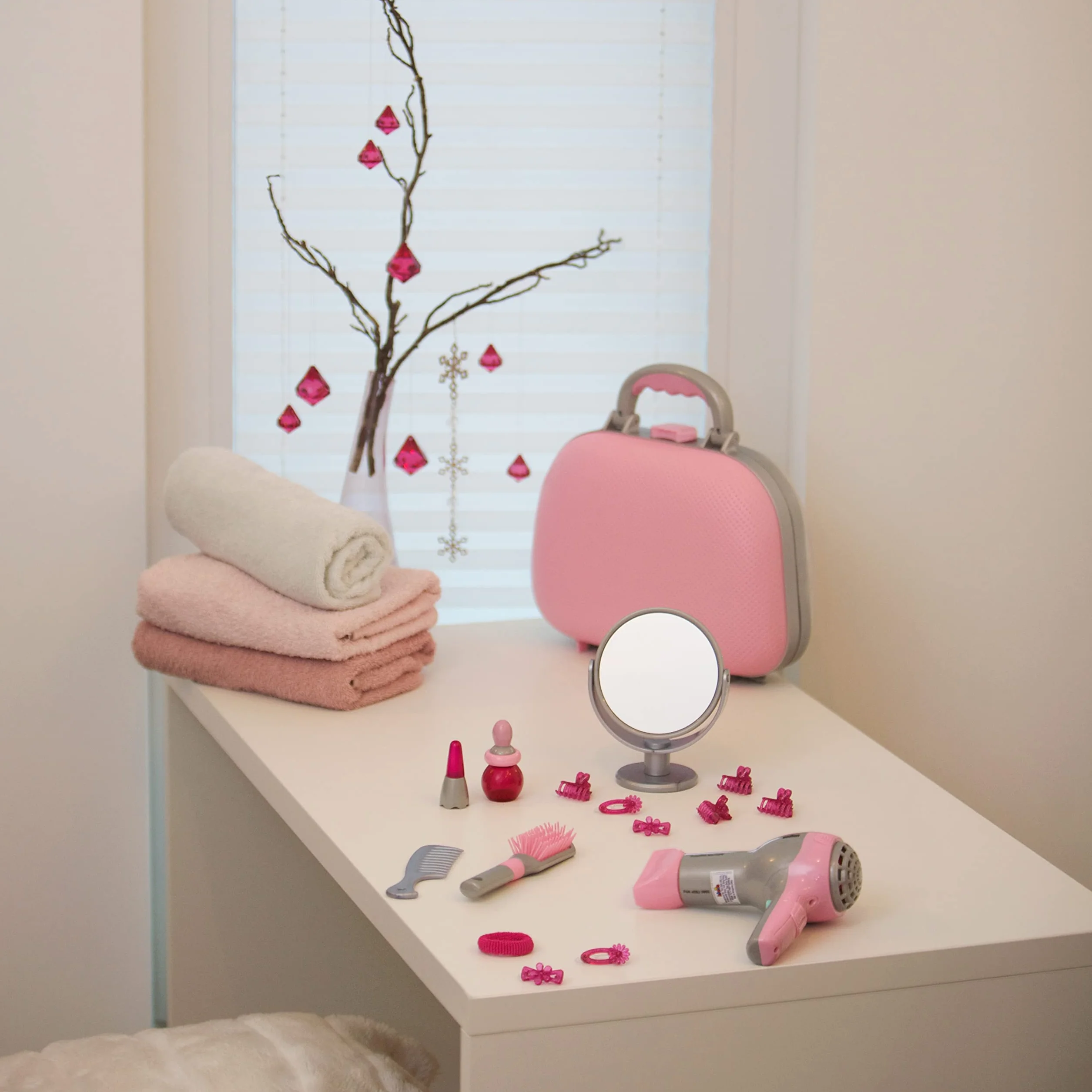 Theo Klein 5855 Valigetta del Parrucchiere con Asciugacapelli Braun, Specchio, Pettine e Accessori Styling, con Phon a Batterie, 27.5 cm x 11 cm x 22.2 cm, Giocattolo per Bambini a Partire dai 3 Anni