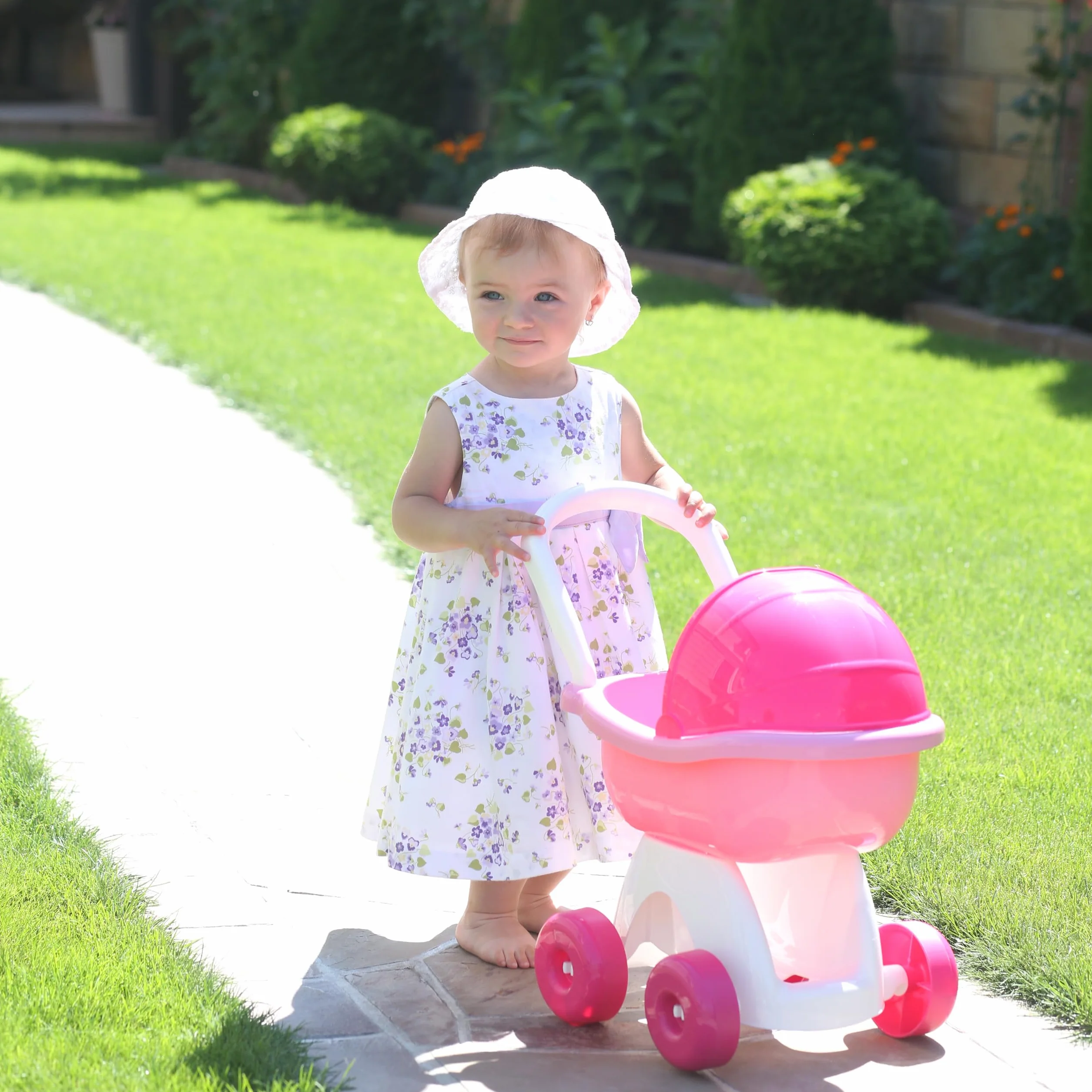 Passeggino Bambole Rosa - Carrozzina Giocattolo per Bambole 36 cm con Cappottina, Vassoio Portaoggetti, Senza BPA – Regalo per Bambine 3‑5 Anni