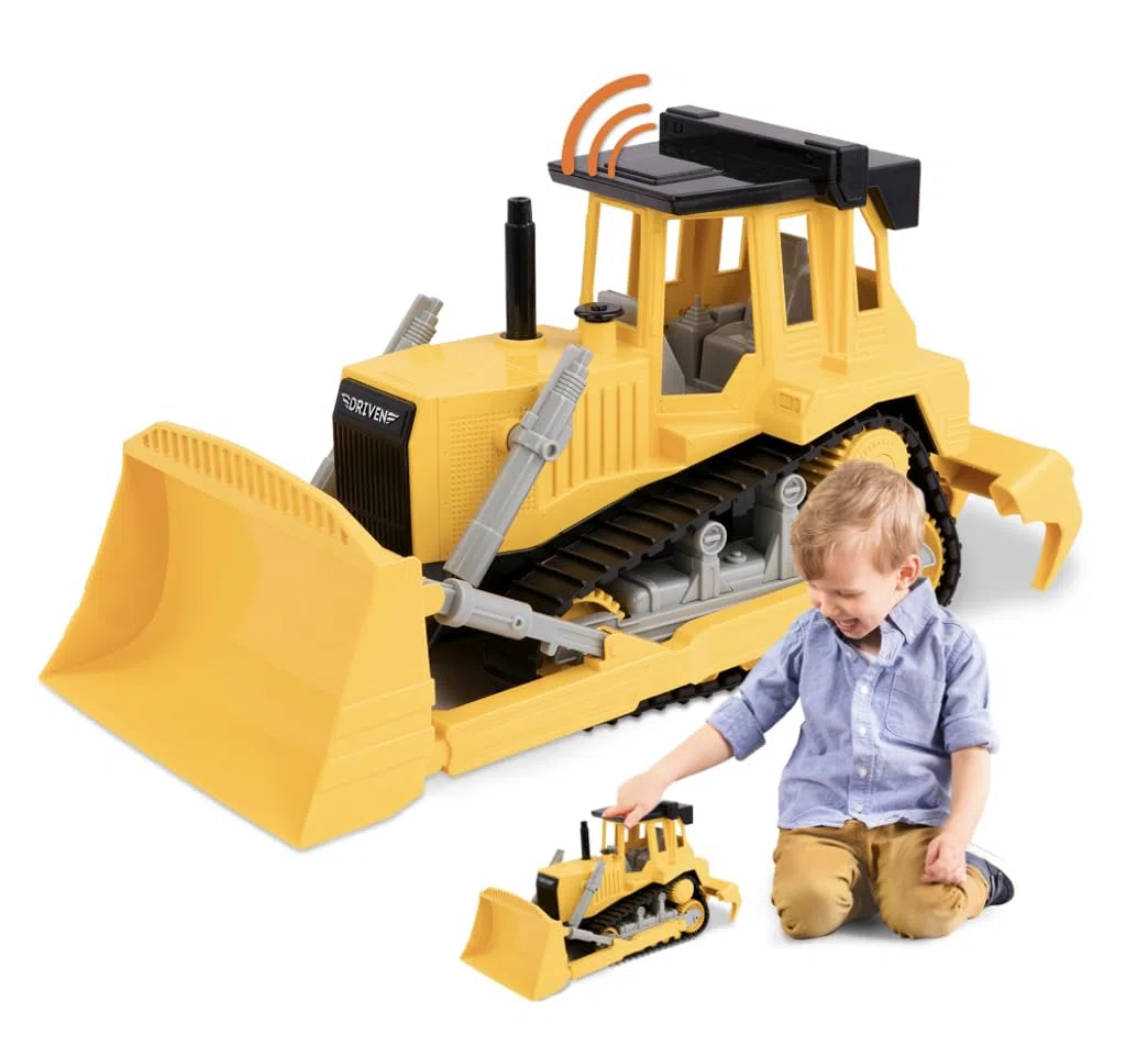 Driven by Battat - Bulldozer Giallo Midrange - Veicolo bulldozer giocattolo per bambini e ragazzi - Mini camion giocattolo per la sabbiera - Parti mobili e suoni realistici - 3 anni +