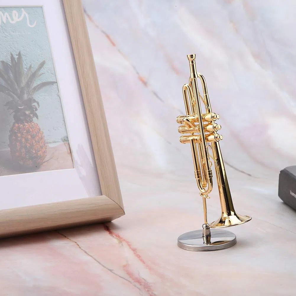 Modello di Tromba in Miniatura, Replica della Tromba Mini Strumento Musicale in Plastica con per Supporto Modello di Strumento Placcato Oro Ornamenti Musicali
