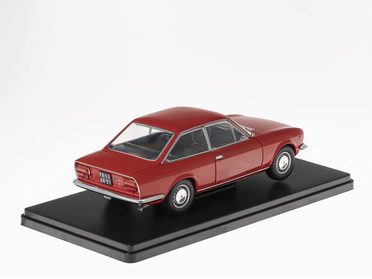 OPO 10 Modellino Auto da Collezione 1/24 Compatibile con Fiat 124 Sport 1600-1970 - VC008