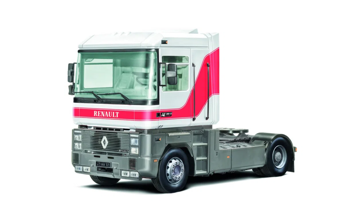 Italeri 3969 Renault AE500 Magnum, scala 1:24, Plastic Model Kit/Modello in plastica da montare
