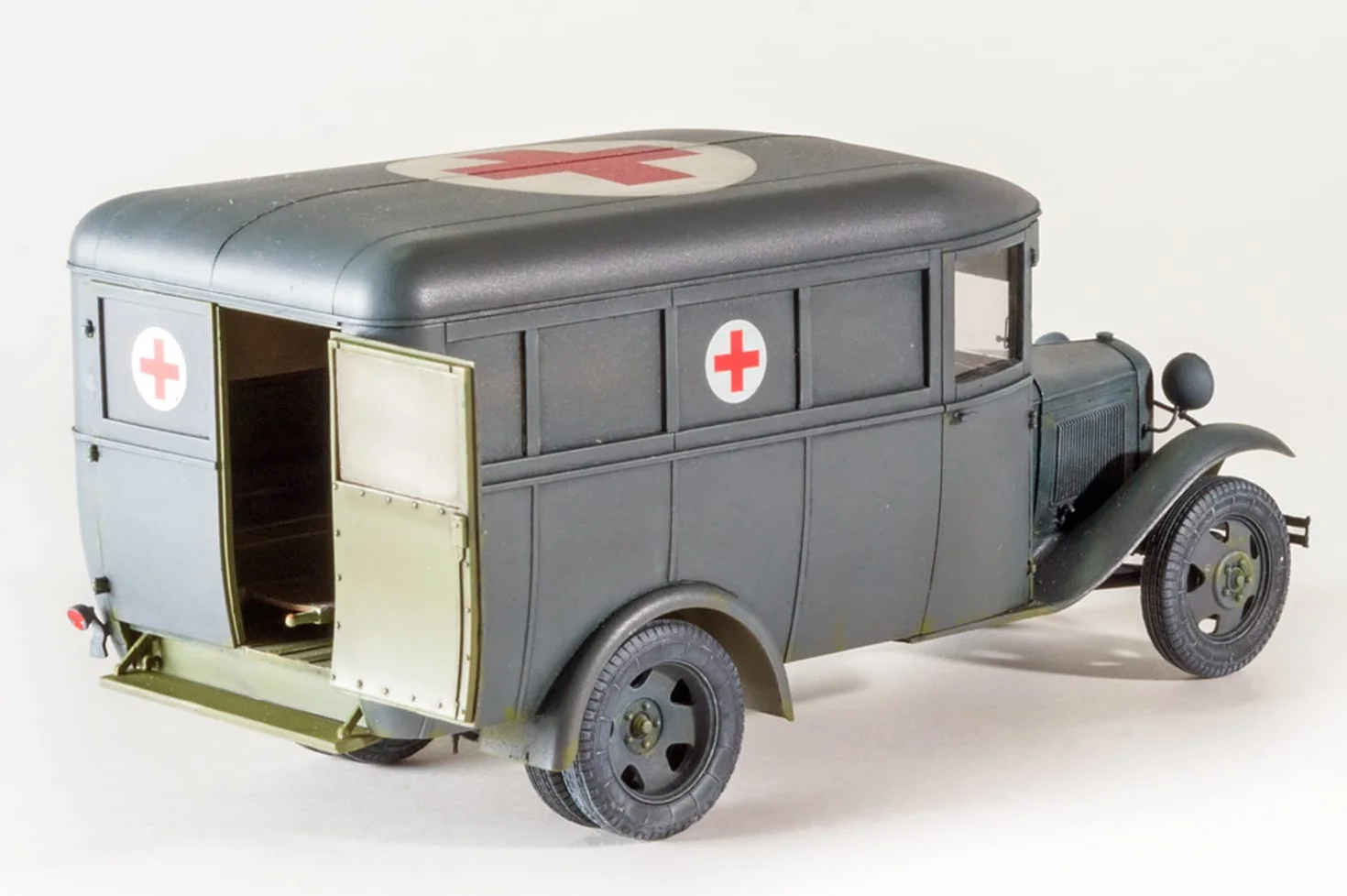 Miniart Scala 1:35 "GAZ 03-30" Ambulanza-Kit per modellismo, in plastica, Colore: Grigio
