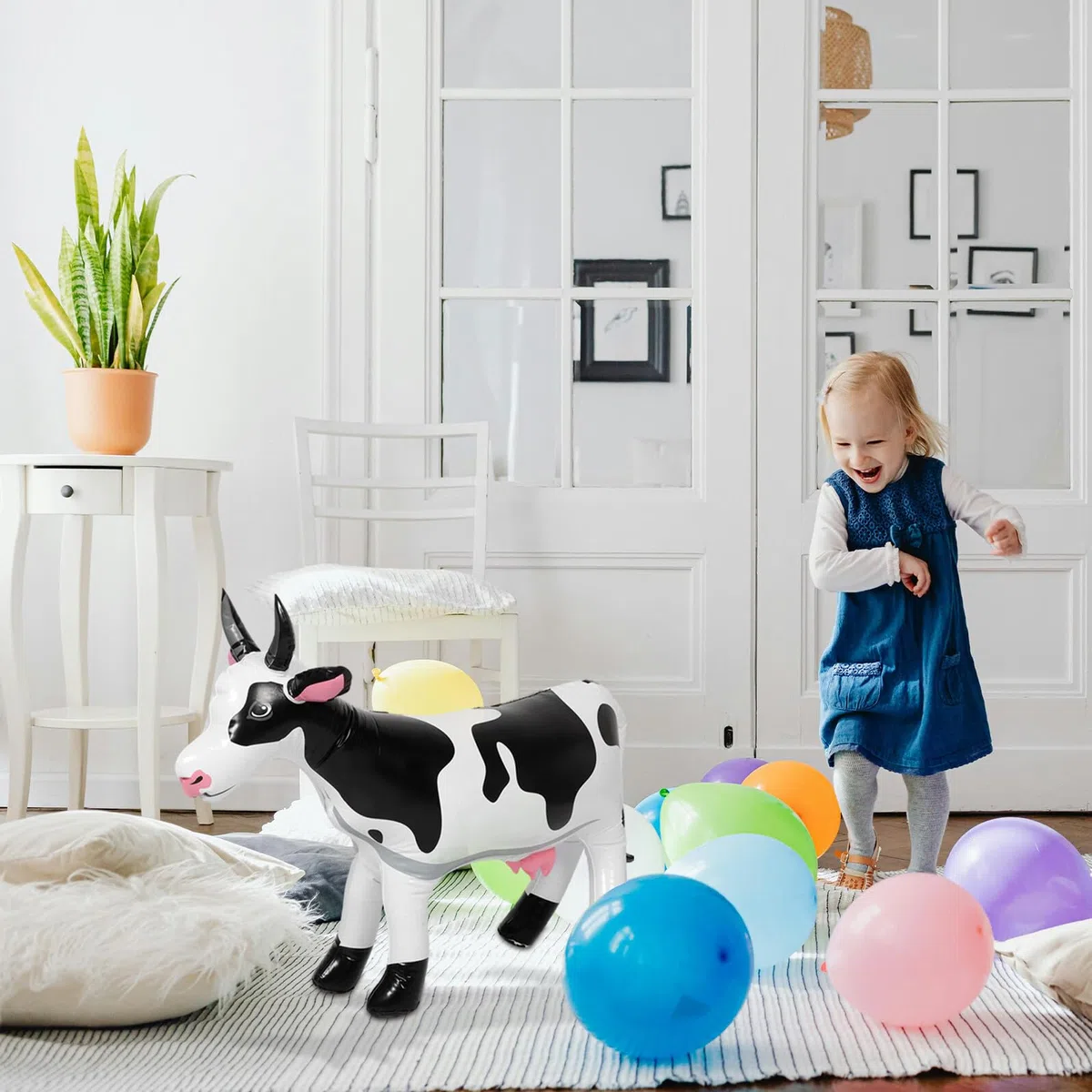 Mucca Gonfiabile Grande 90 Cm Bianca per Feste a Tema Animali da Fattoria, Giocattolo Gonfiabile Sicuro per Adolescenti, Decorazioni Gonfiabili da Giardino per Esterni