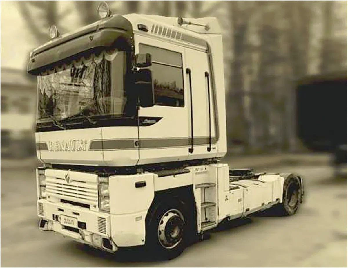Italeri 3969 Renault AE500 Magnum, scala 1:24, Plastic Model Kit/Modello in plastica da montare