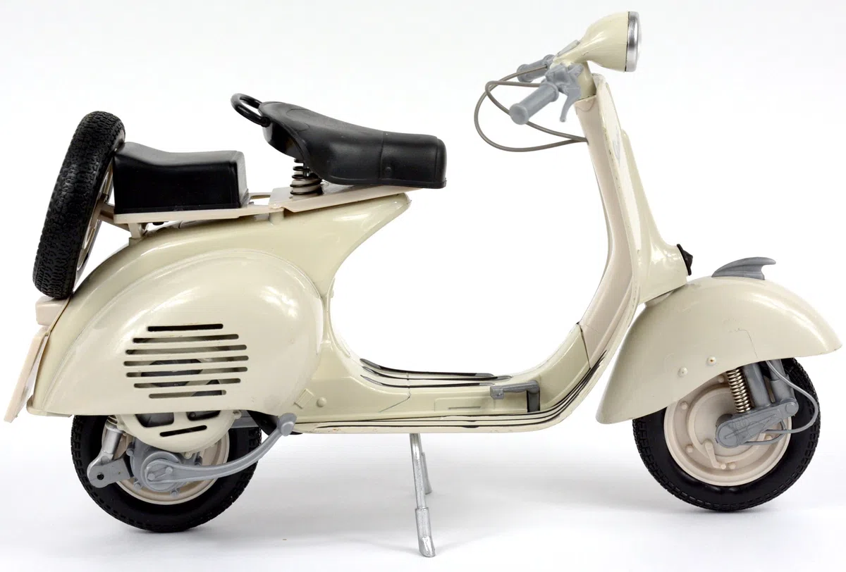 New-Ray S.R.L 846034 Moto 1:6 Newr Vespa 150 VL 49273, Multicolore