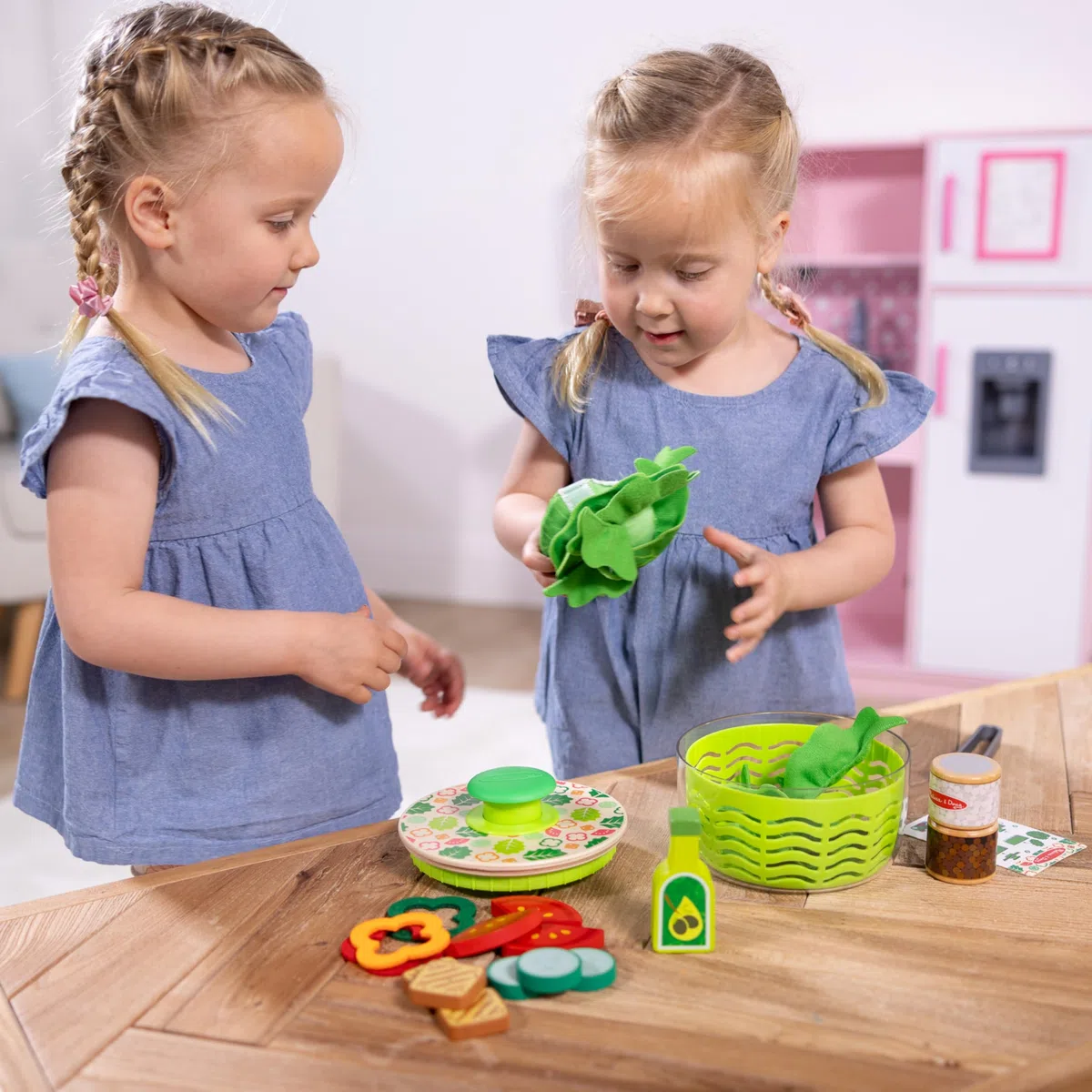 Melissa & Doug Insalatiera - Giocattolo in Legno con Accessori in Tessuto, Gioco Cucina Bambini, Gioco Educativo Montessori di Imitazione, Regalo per Bambini e Bambine, 3+ Anni