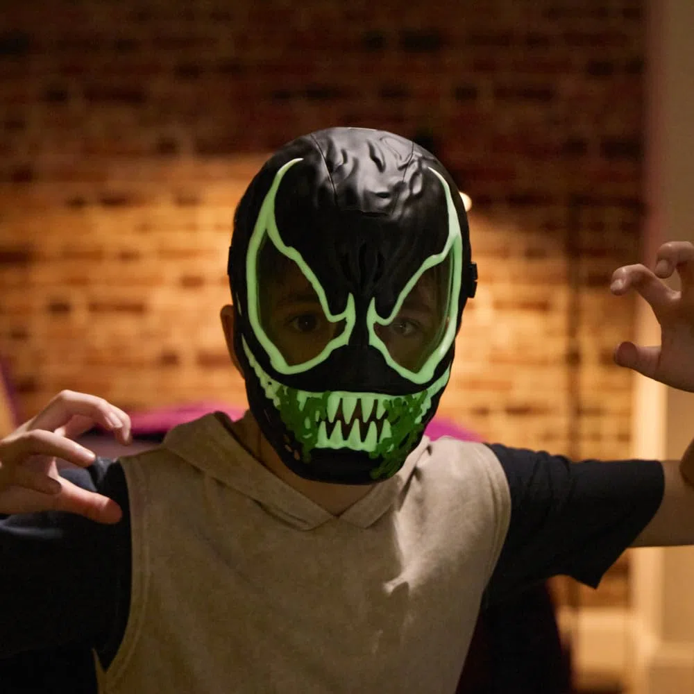 Hasbro Marvel, Spider-Man VenomVersus, maschera di Venom che si illumina al buio, giocattoli a tema supereroi - versione inglese