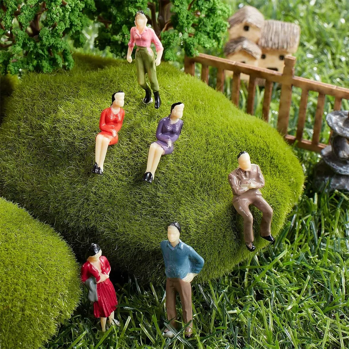 55 Pezzi Miniature Figure 1:50 – Omini in Miniatura Seduti e in Piedi Dipinti a Mano per Modellismo Ferroviario, Progetti Architettonici, Diorama, Museo