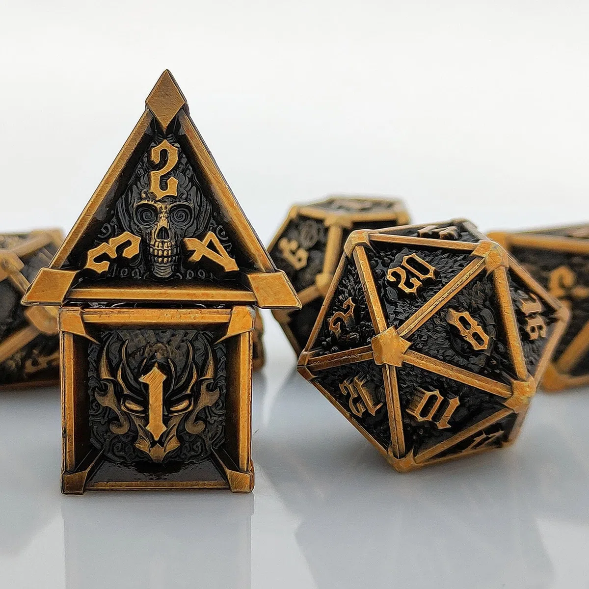 ORUZA Set di 7 dadi in metallo DND, dadi poliedrici D&D, dadi da gioco in metallo, per dungeon e dragon, RPG MTG TTRPG Pathfinder, giochi da tavolo (oro vecchio)