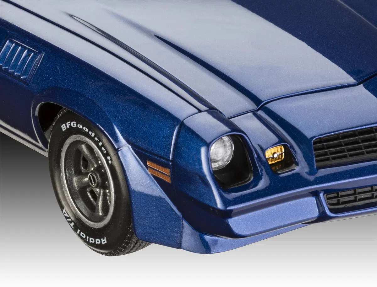 Revell 07728 Chevy Camaro Z/28: Stranger Things - Kit modellino in plastica non costruita/non verniciata, scala 1:25