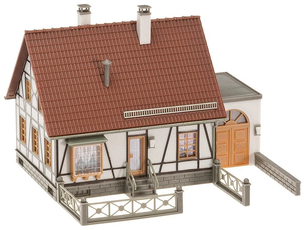 Faller 130215 - Modellismo Ferroviario, Casa a graticcio, con Garage