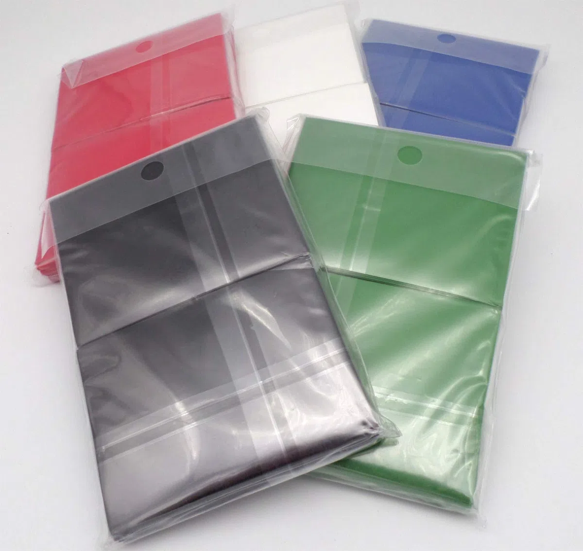 docsmagic.de 5 x 100 Mat Card Sleeves Standard Size 66 x 91 - Black Blue Green Red White - Bustine - PKM - MTG