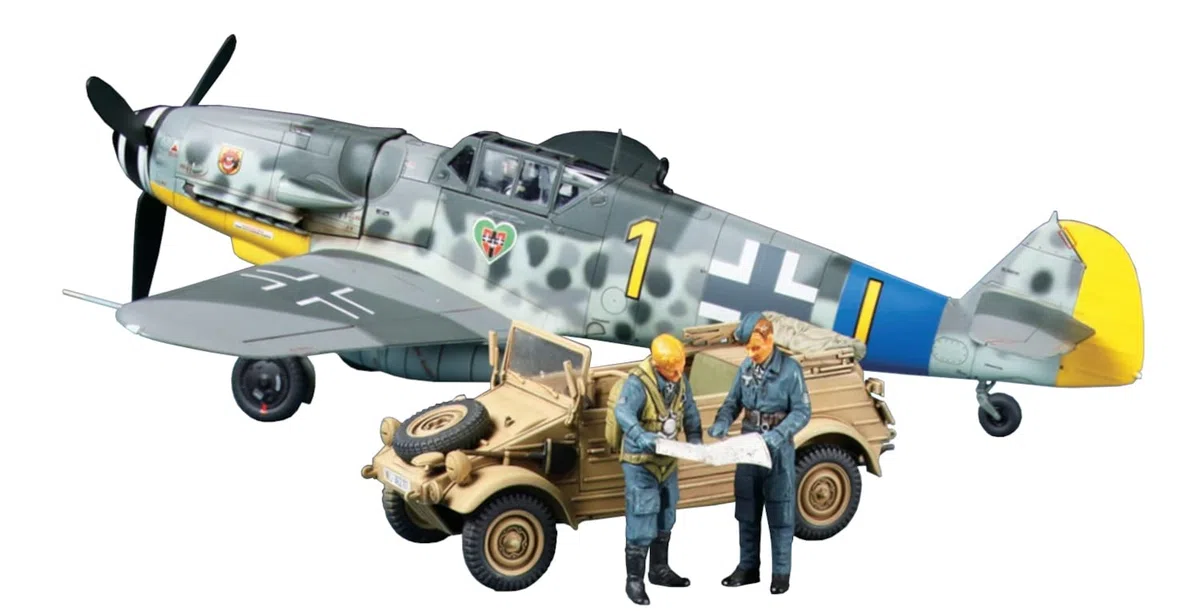 TAMIYA 25204 1:48 Dt. BF109 G-6 & camion 82 - Modellino di modello, kit di montaggio in plastica, riproduzione dettagliata
