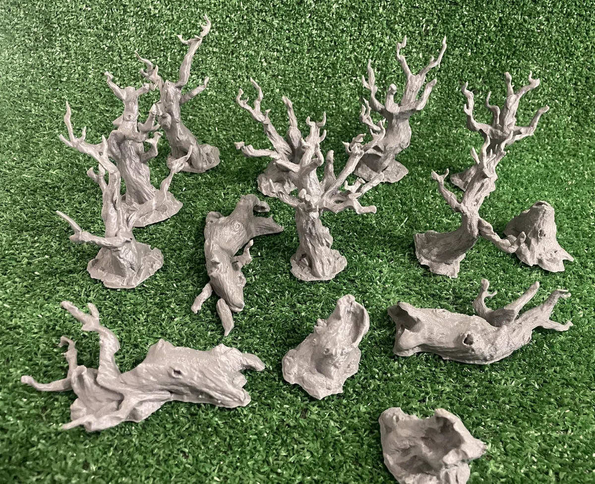 Dead Forest - 14 alberi morti, scenografia 28 mm per Wargames