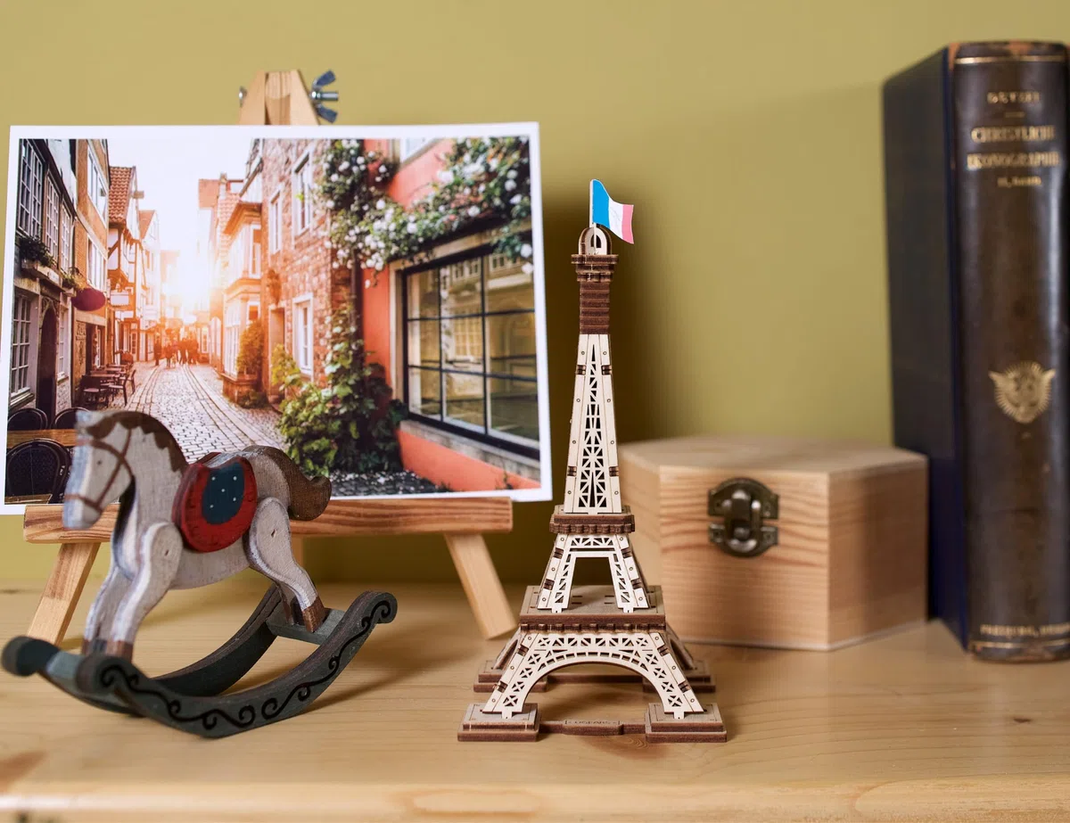 UGEARS Torre di Parigi Puzzle 3D per Adulti - Kit di Modellismo Puzzle in Legno per Uomini - Rompecabezas 3D per Adulti - Kit di Modello in Legno da Costruire