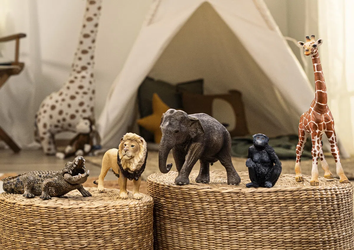 SCHLEICH WILD LIFE | Set animali selvaggi 72286 con leoni, giraffe, coccodrilli, scimmie ed elefanti | set di figure 5 pezzi | giocattolo zoo dai 3 anni | solo su Amazon