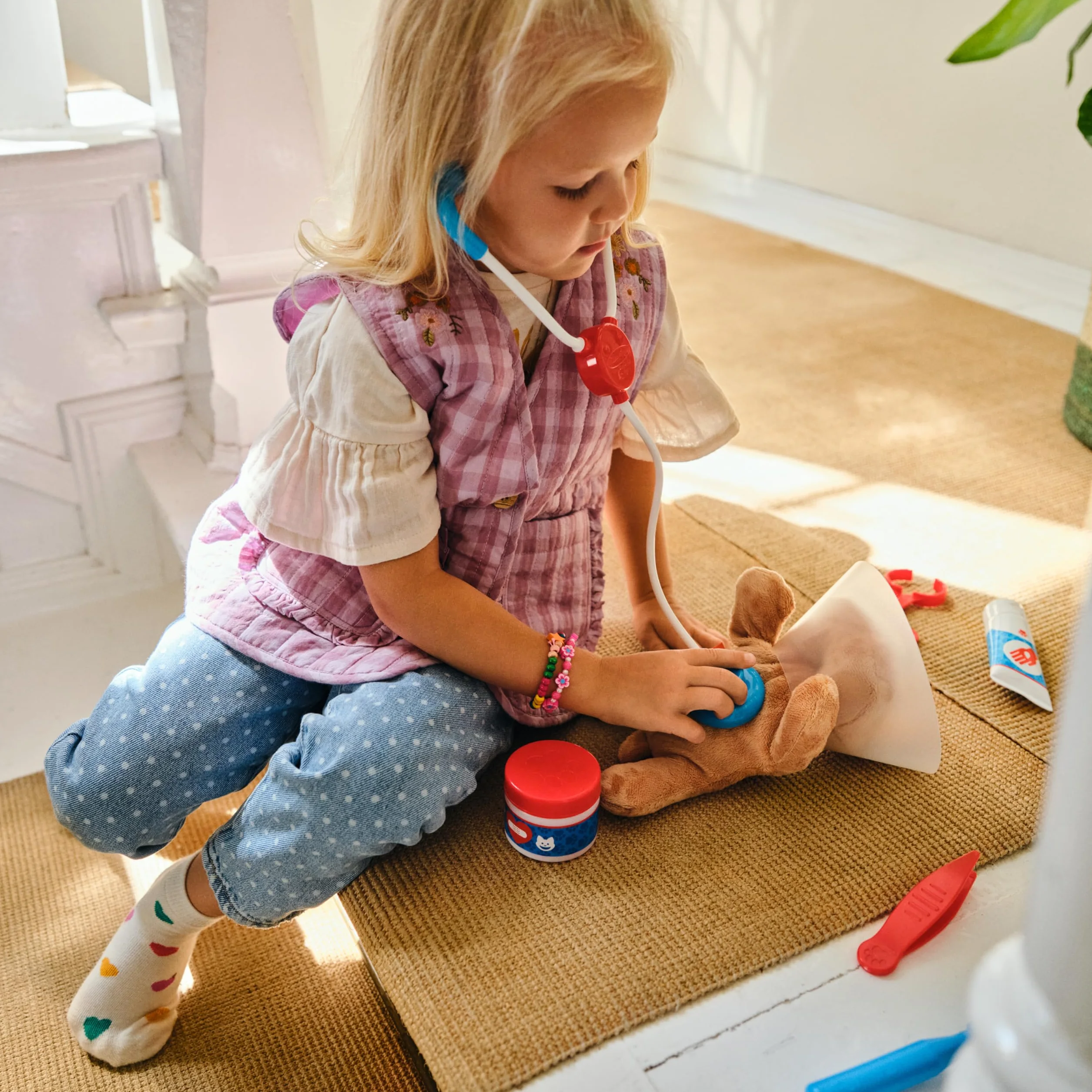 Melissa & Doug Set Per Piccoli Veterinari - Gioco da Veterinari con Attrezzi, Peluche Cane e Gatto, Gioco Educativo, Giochi di Imitazione Montessori per Bambino e Bambina, 3+ Anni