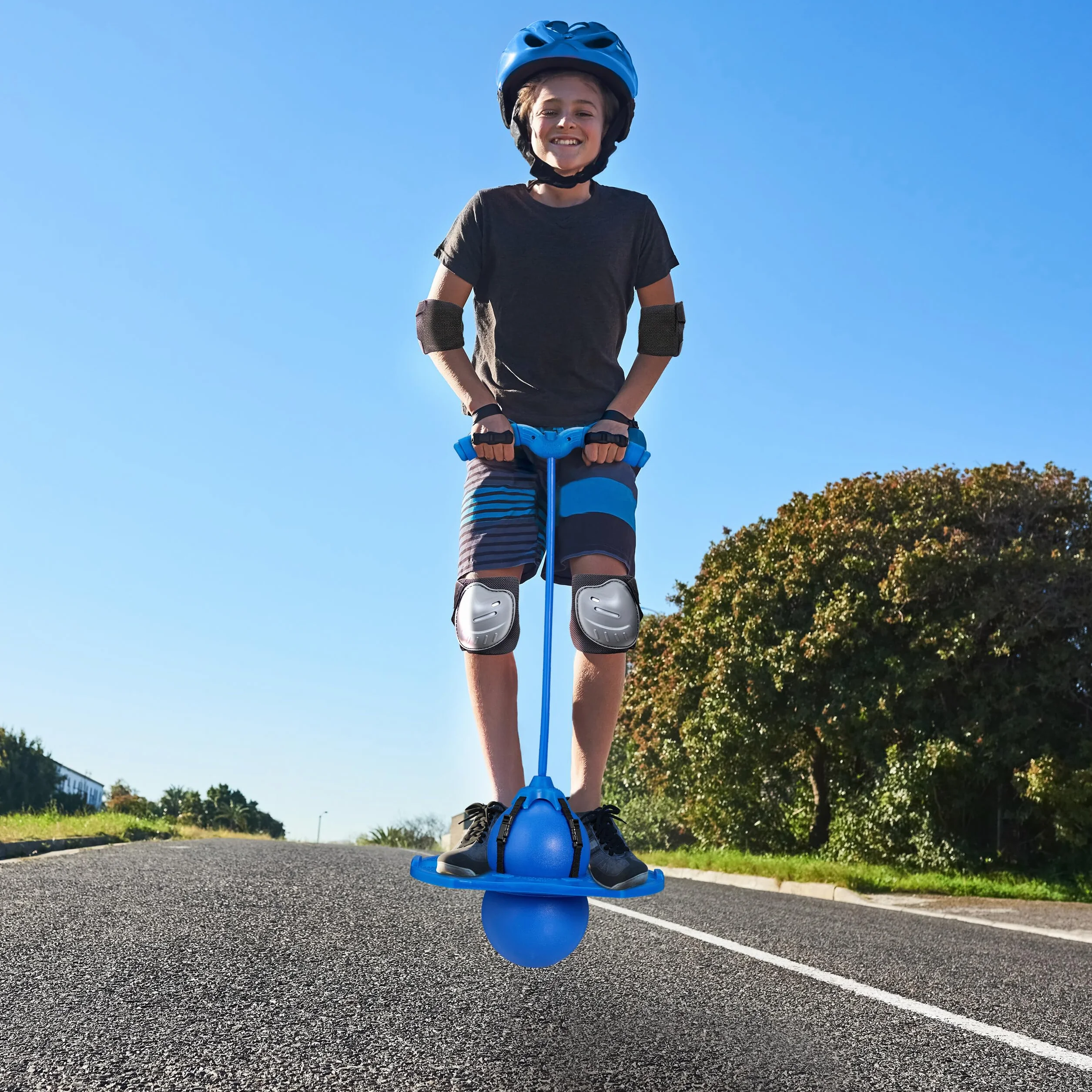 Relaxdays Salterello per Bambini, Pogo Stick con Palla Salta-Salta e Manici, 100 kg, 74x39x29 cm, Gioco da Esterno, Blu