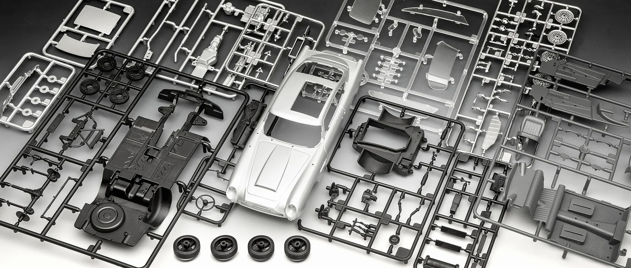 Revell 07746 James Bond Aston Martin DB5 (sistema a clic) in scala 1:24, non costruita, precolorato, clicca insieme (non colla), kit modellino in plastica
