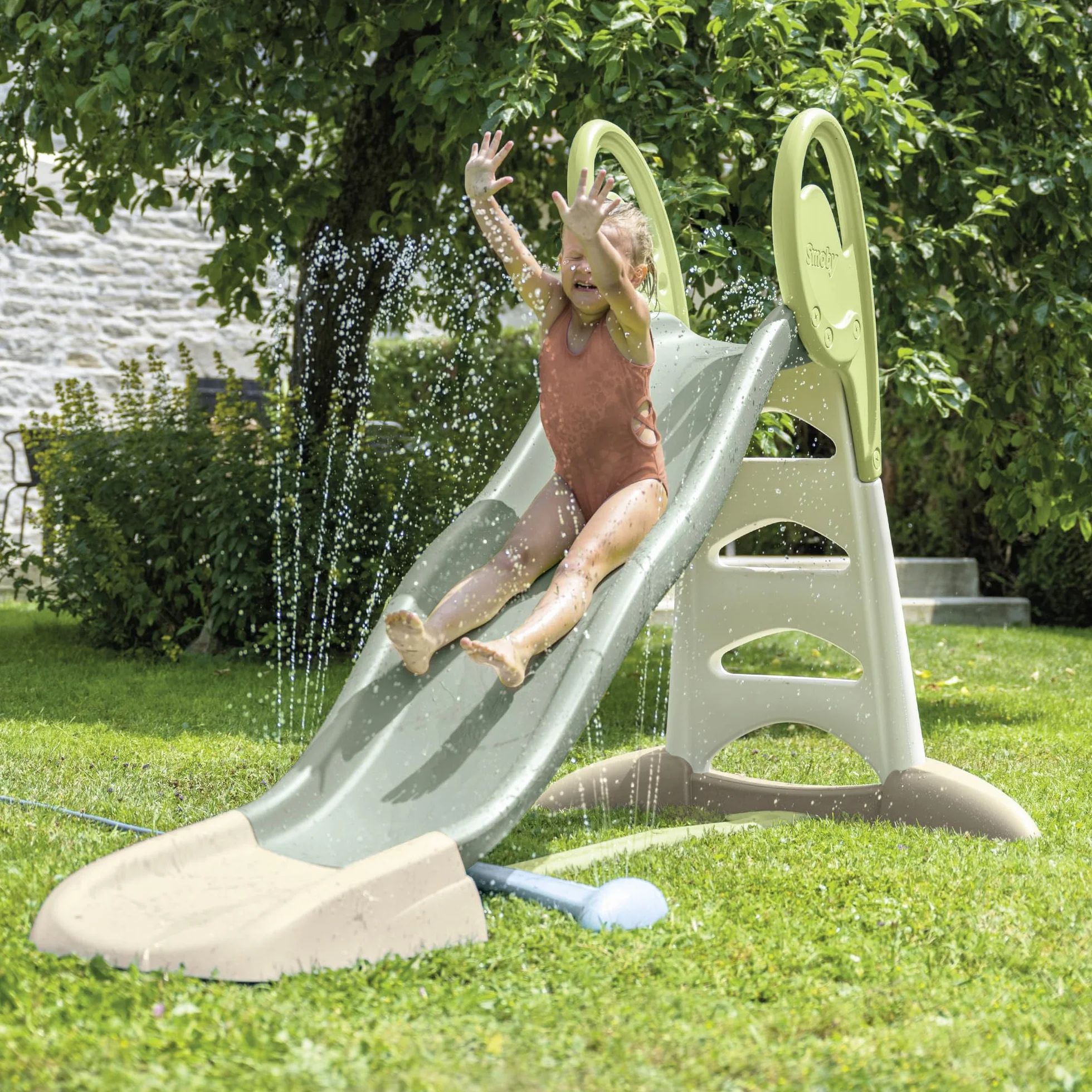 Smoby Life - Splashy Way - Gioco d'acqua - Da solo o con scivolo - Compatibile con la nostra gamma - Materiale riciclato - Dai 2 anni in su - Prodotto in Francia