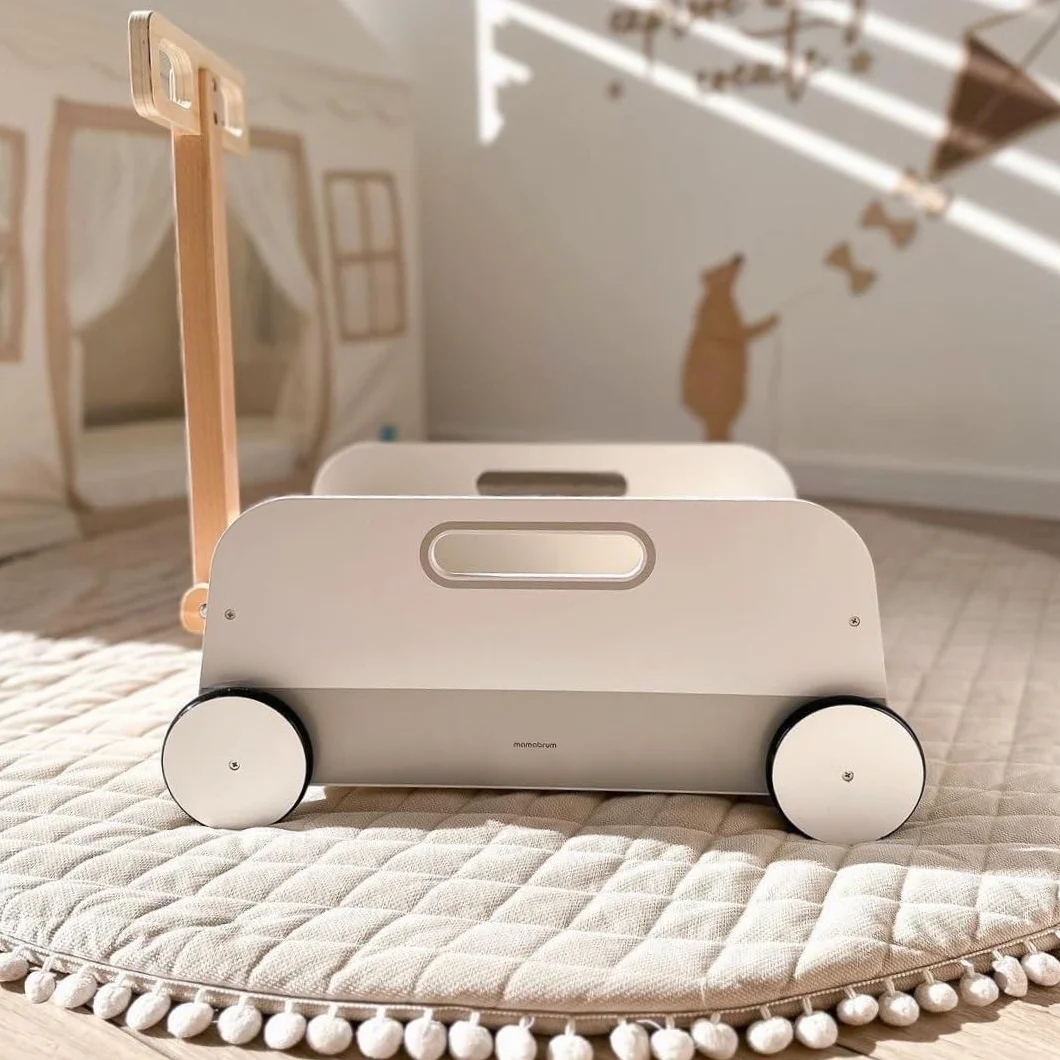 Mamabrum Carretto Giocattolo in Legno - Rimorchio Trainabile per lo Sviluppo delle Capacità Motorie, Alta Stabilità, Girello Multifunzione per Bambini
