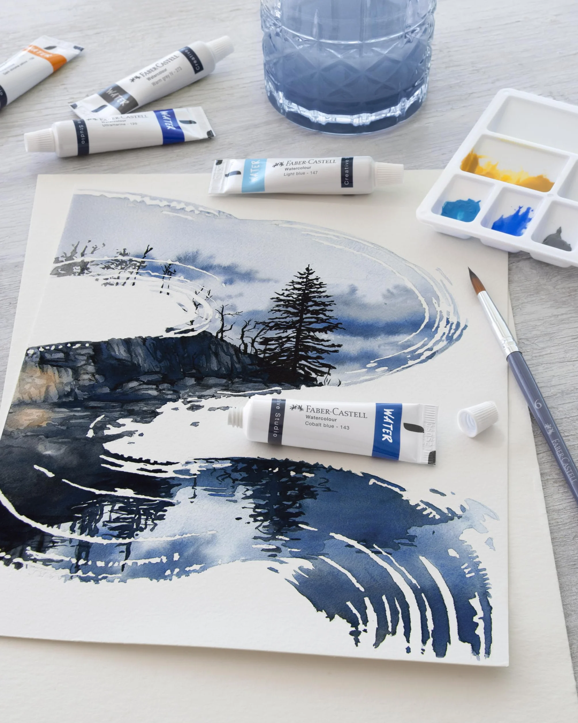 Faber-Castell 169624 - Colori ad acquerello Creative Studio, 24 tubetti, inclusa tavolozza e pennello per acquerello
