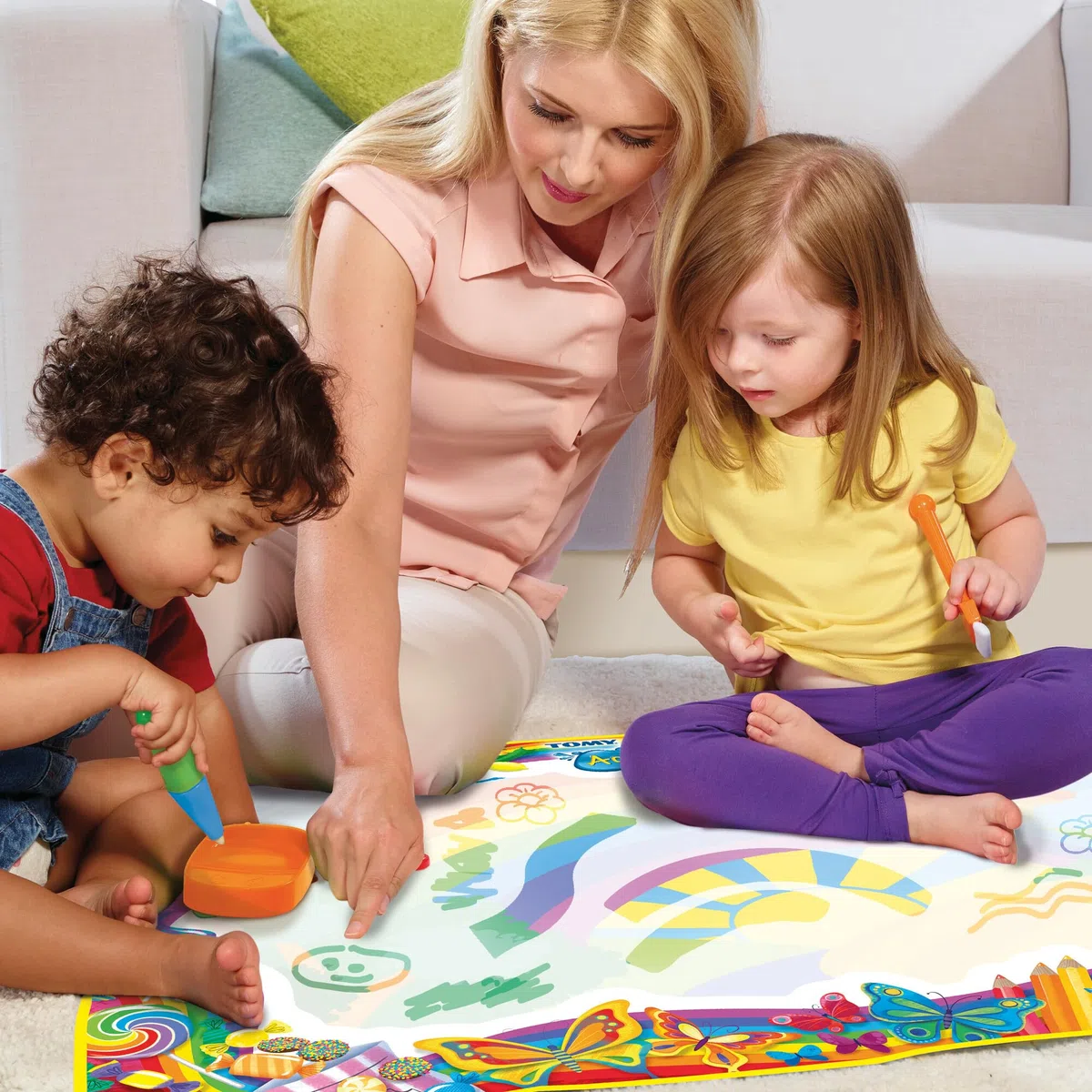 Aquadoodle Super Rainbow Deluxe Large Water Doodle Mat, Official TOMY No Mess Colouring & Drawing Game, Suitable for Toddlers and Children From 18 Months
