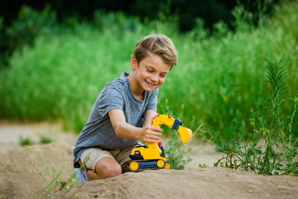 CATtoysOfficial | Excavadora Power Switch Crew | Giocattolo da Costruzione per Bambini con Tre Teste di Attrezzi Intercambiabili, Suoni Idraulici Realistici, Luci, Braccio di Escavazione Mobile