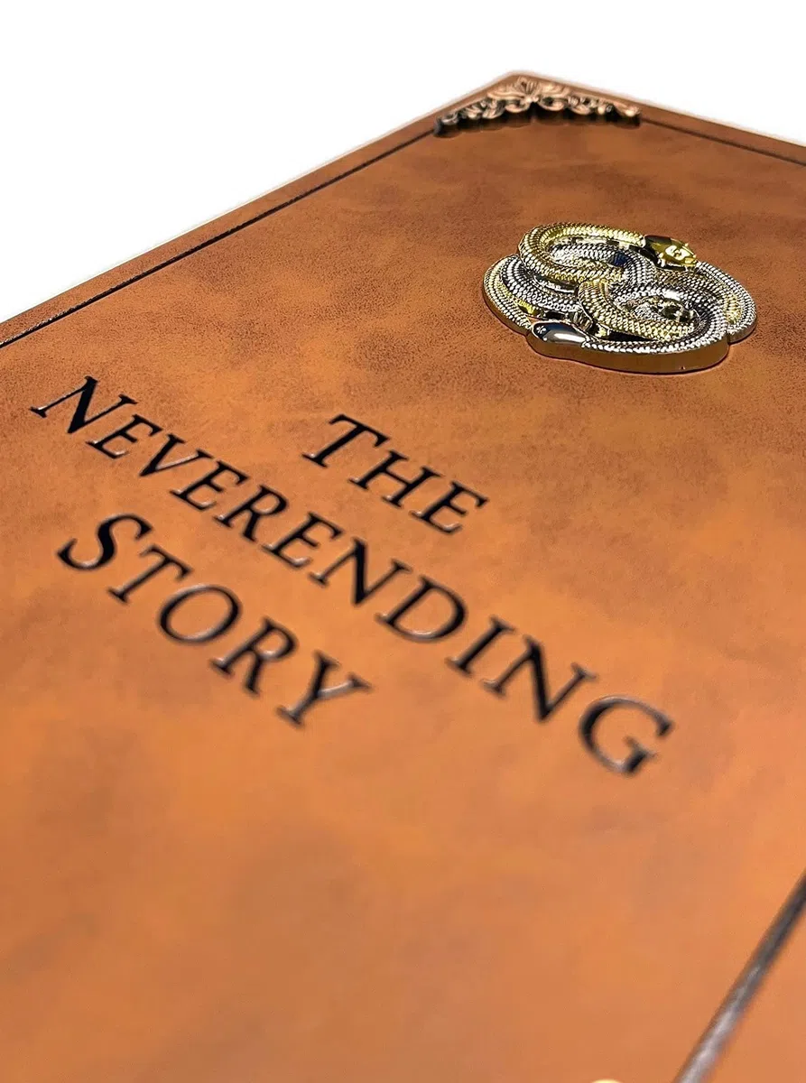 Il libro La storia infinita Auryn Bastian Atreyu Replica Romanzo Marrone