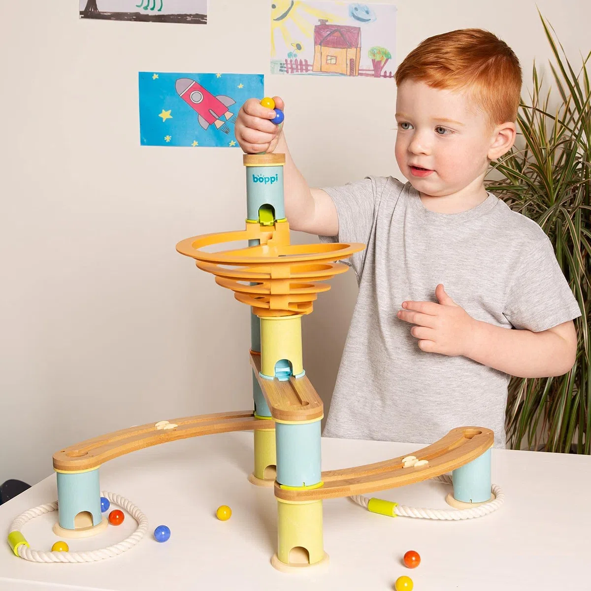 Pista Biglie Giochi in Legno per Bambini - Giochi Educativi Montessori dai 3 Anni in Su - Costruzioni per Bambini Stem 48 Pezzi e 12 Biglie di Vetro Colorate - Regalo Bambino Natale di Boppi