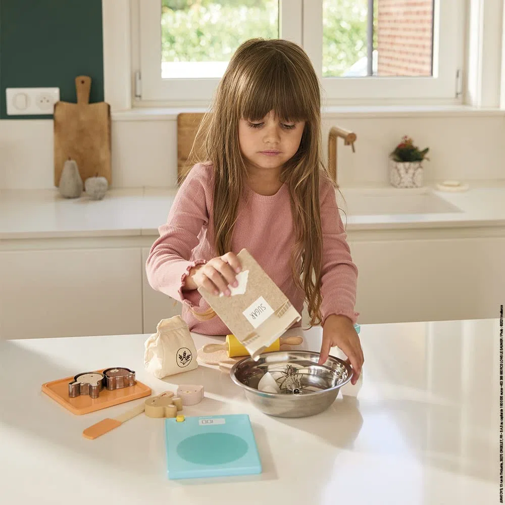 Janod Il Mio Set da Pasticcere, Giocattolo di Imitazione Cucina e Ristorante, 19 Accessori in Legno e Feltro, Certificato FSC, Vernice ad Acqua, dai 3 Anni, J06618