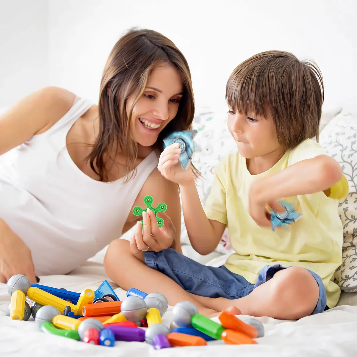 Fidget Toys, TGKYK Finger Hand Spinner Metal, Glow in The Dark Spinning, ADHD per lAnsia Anti-Stress Autismo Fidgets Migliore edc Toy a Mano Cuscinetto Giocattolo, per Bambini Adulti