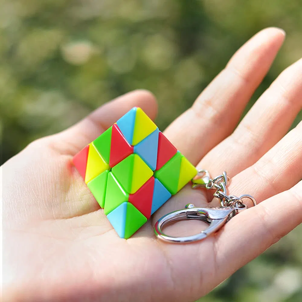 Set di portachiavi con mini cubi: 2 x 2, 3 x 3, 3 x 3 x 3, pane piccolo, ingranaggio 3 x 3, Pyraminx, Ivy Cube (confezione da 6, colorato, unisex, per bambini)