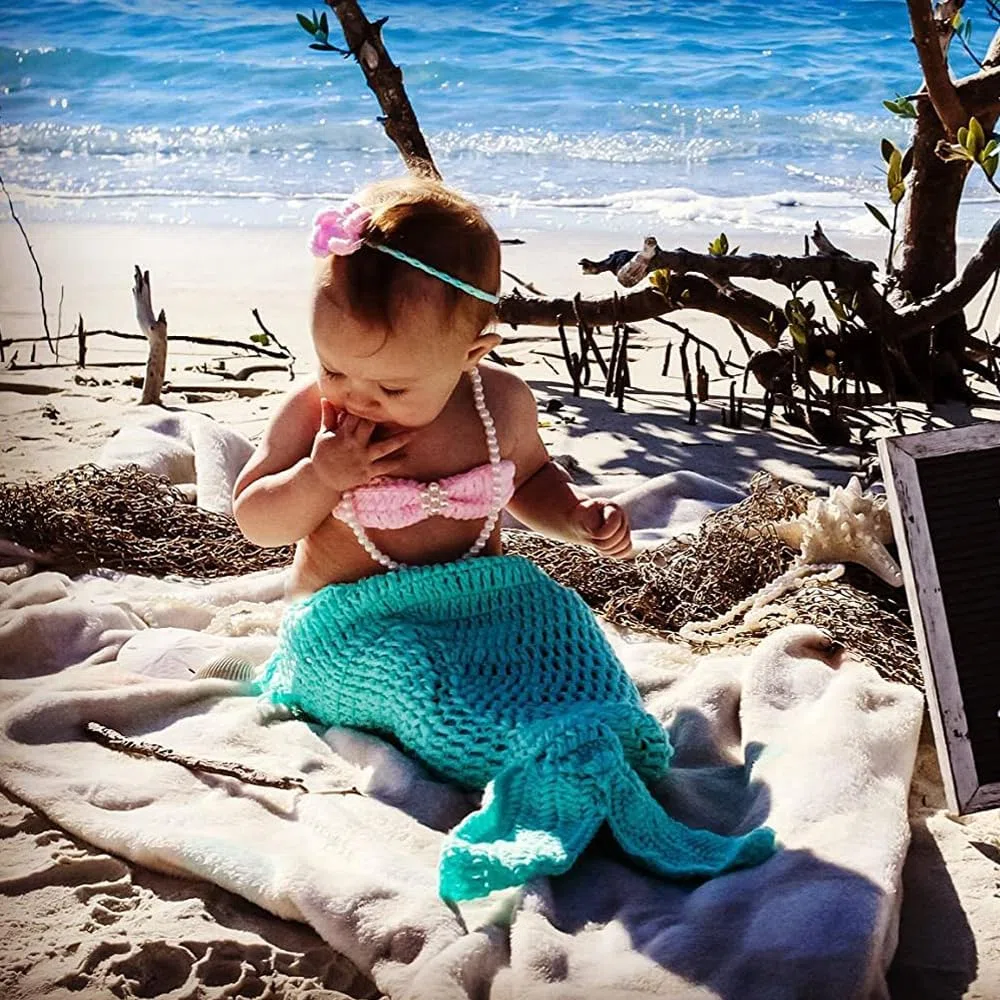 3 PCS Requisiti Fotografici per Neonati, Outfit da Sirena per Foto di Neonati, Set di Costumi da Sirena Fatto a Mano a Crochet, Include Corona, Reggiseno, Coda, Costume da Sirena per Bambini