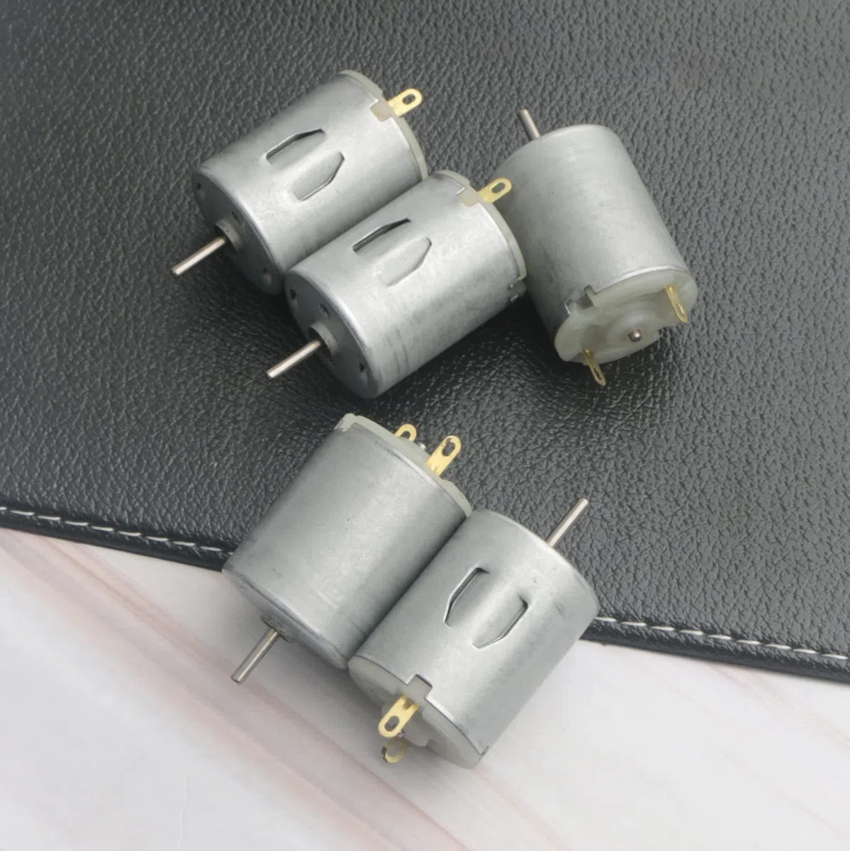 Motore CC 3 V-12 V 280 micro motore 42 x 24 mm per modellini di barche RC giocattoli fai da te (confezione da 5)