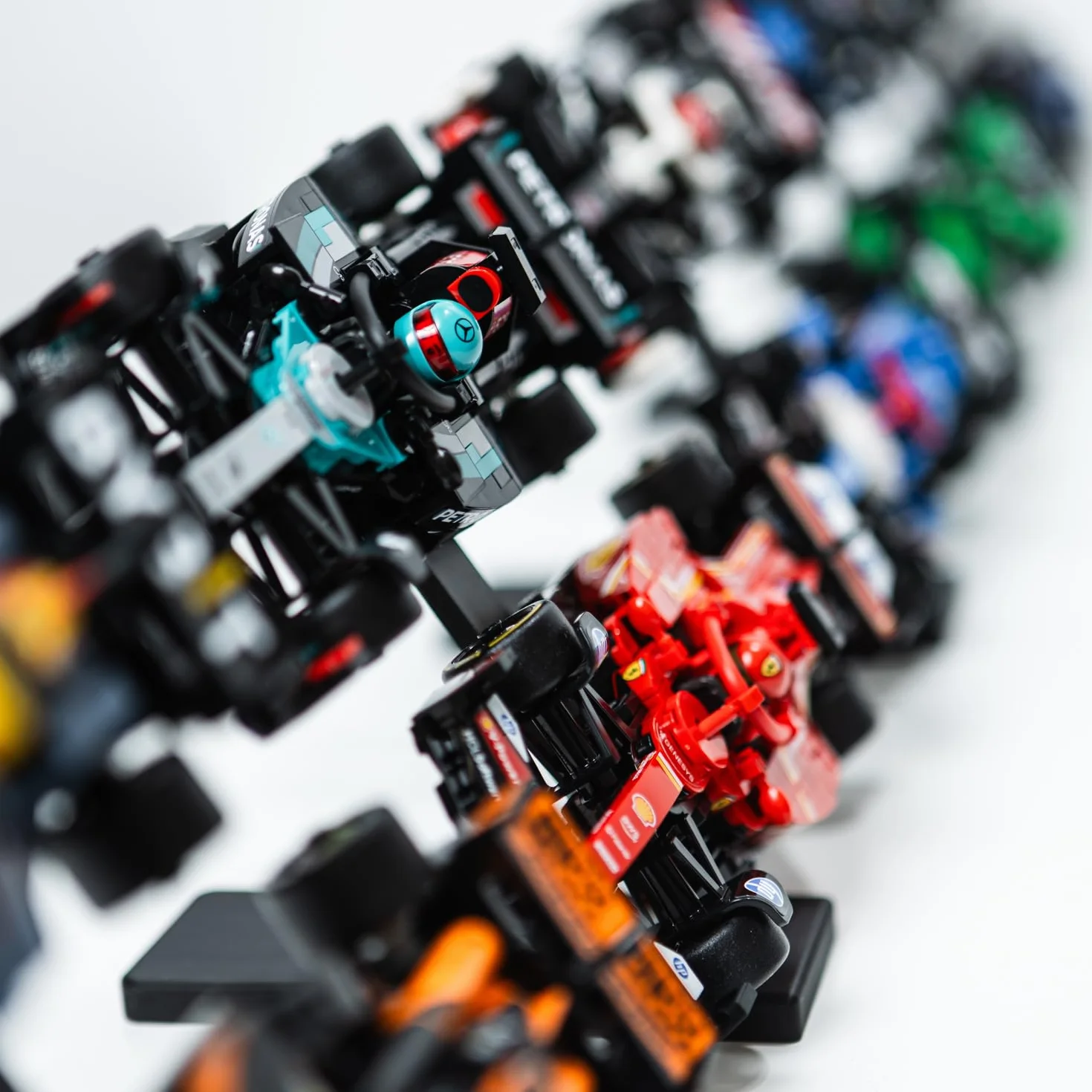Supporti per Espositore F1 Speed Champions (Confezione da 5) – Compatibile con Set LEGO Formula 1 76906 a 76919 – Resistente per 10 Auto – Sostegni per Espositore Verticale per Collezione di