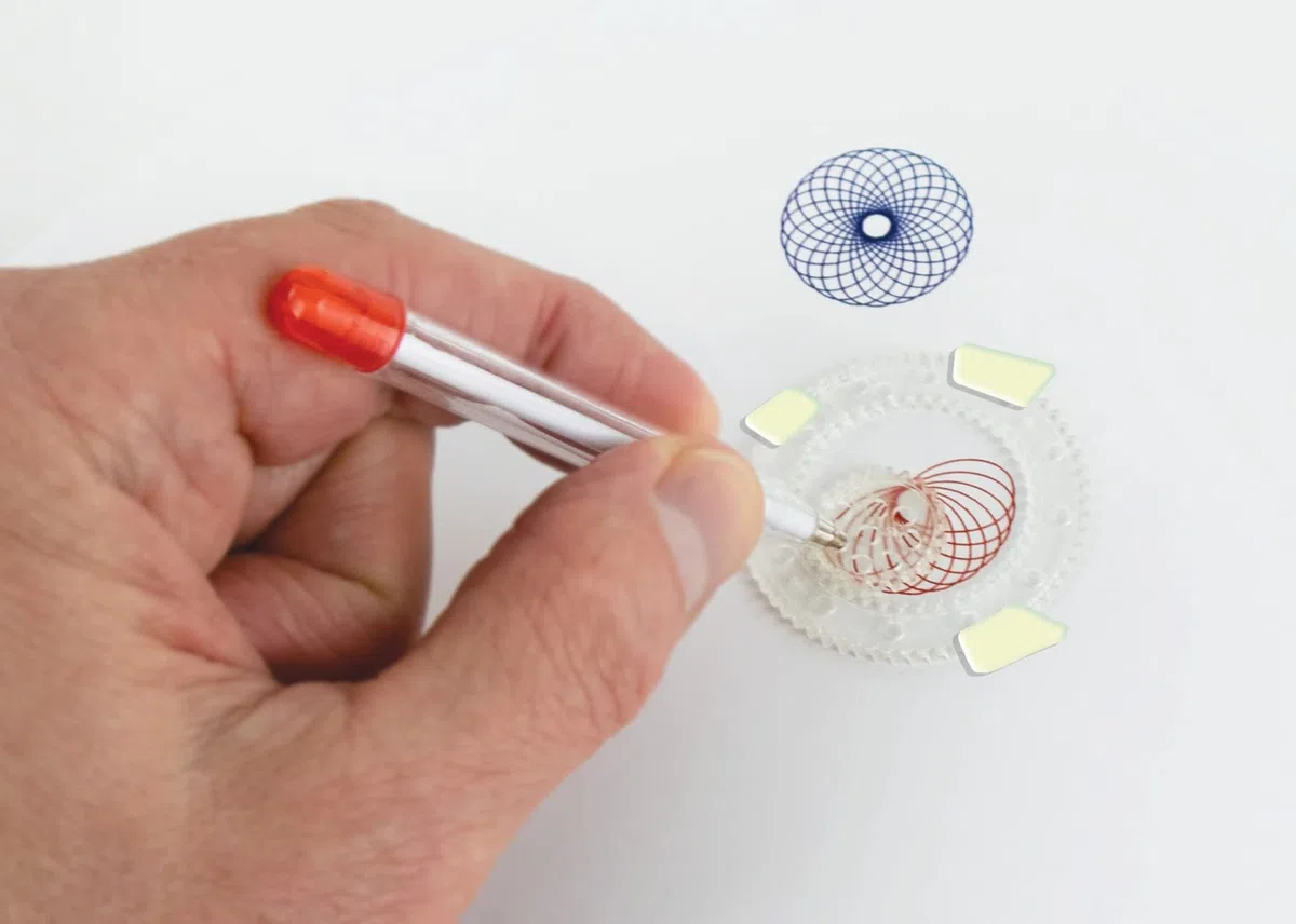 Worlds Smallest Lo spirografo originale con 6 ruote