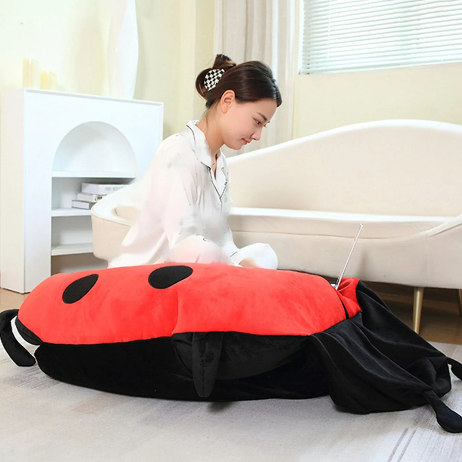 FILFEEL Cuscino Coccinella Indossabile, Peluche Coccinella Gigante per Dormire e Rilassarsi, Vestiti, Morbido e Accogliente, Oggetto Decorativo, Rosso (100cm)