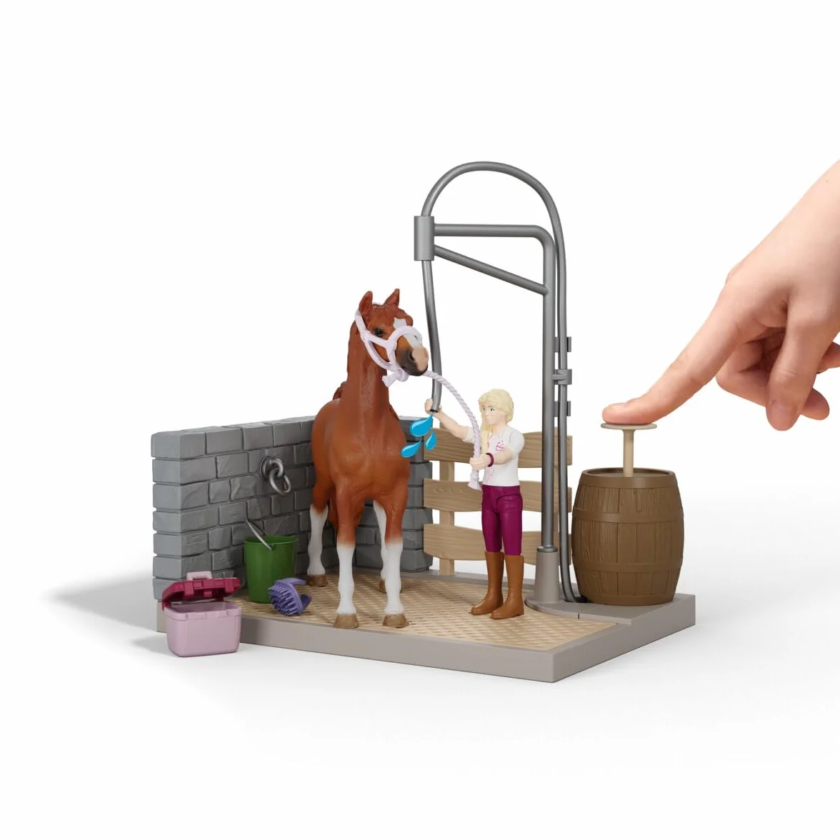 schleich HORSE CLUB | Angolo lavaggio cavalli di Sofia 42792 | Playset con acqua vera, pompa, cavallo, personaggio snodato & accessori | Giocattolo & regalo per bambini dai 5 anni | 26 pezzi