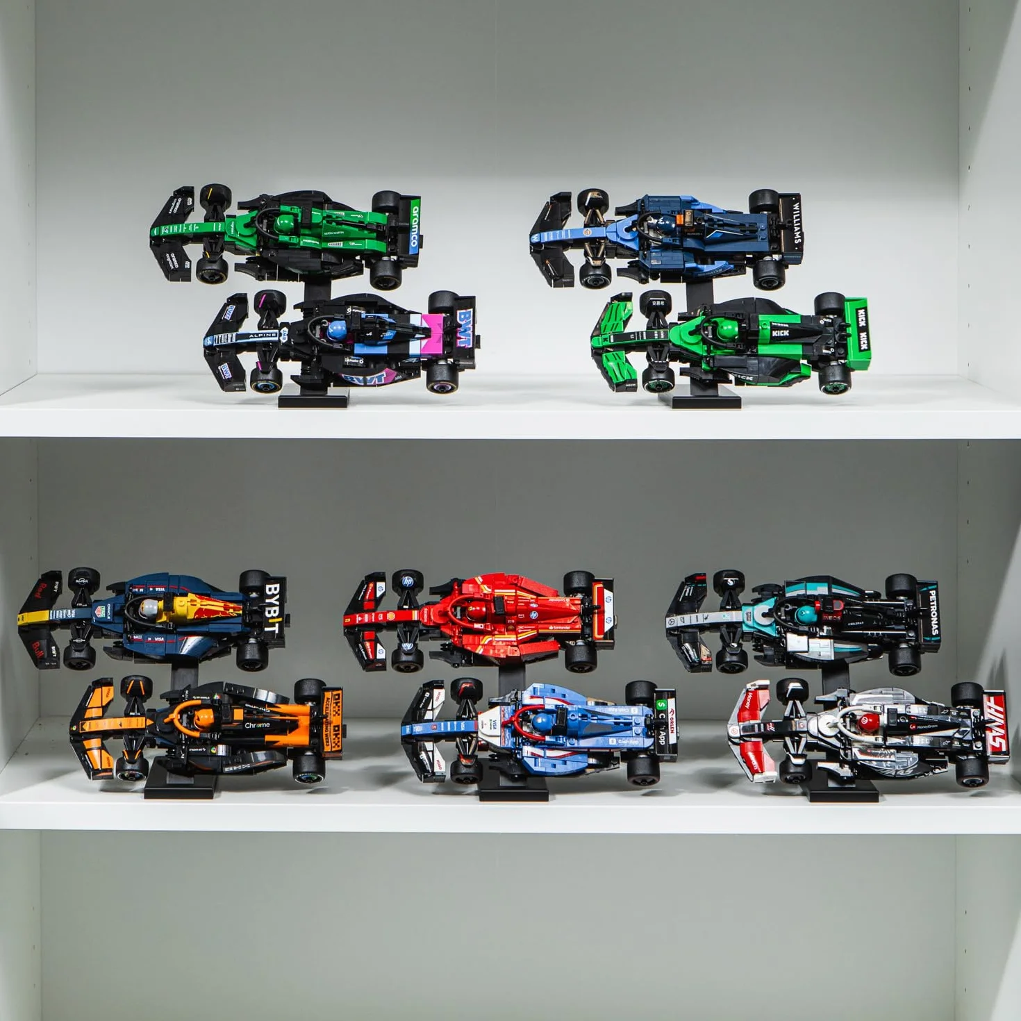 Supporti per Espositore F1 Speed Champions (Confezione da 5) – Compatibile con Set LEGO Formula 1 76906 a 76919 – Resistente per 10 Auto – Sostegni per Espositore Verticale per Collezione di