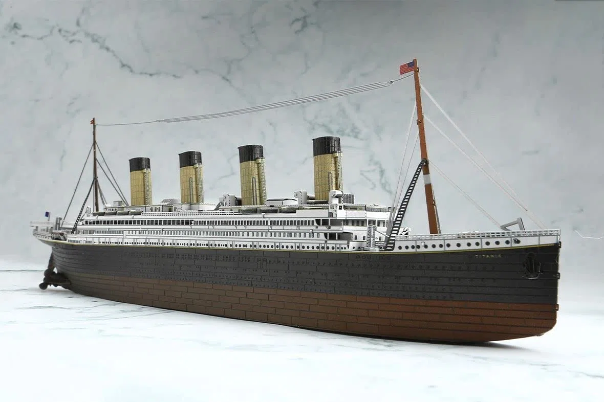 Metal Earth Serie Premium RMS Titanic Ship 3D Metal Model Kit Fascinations