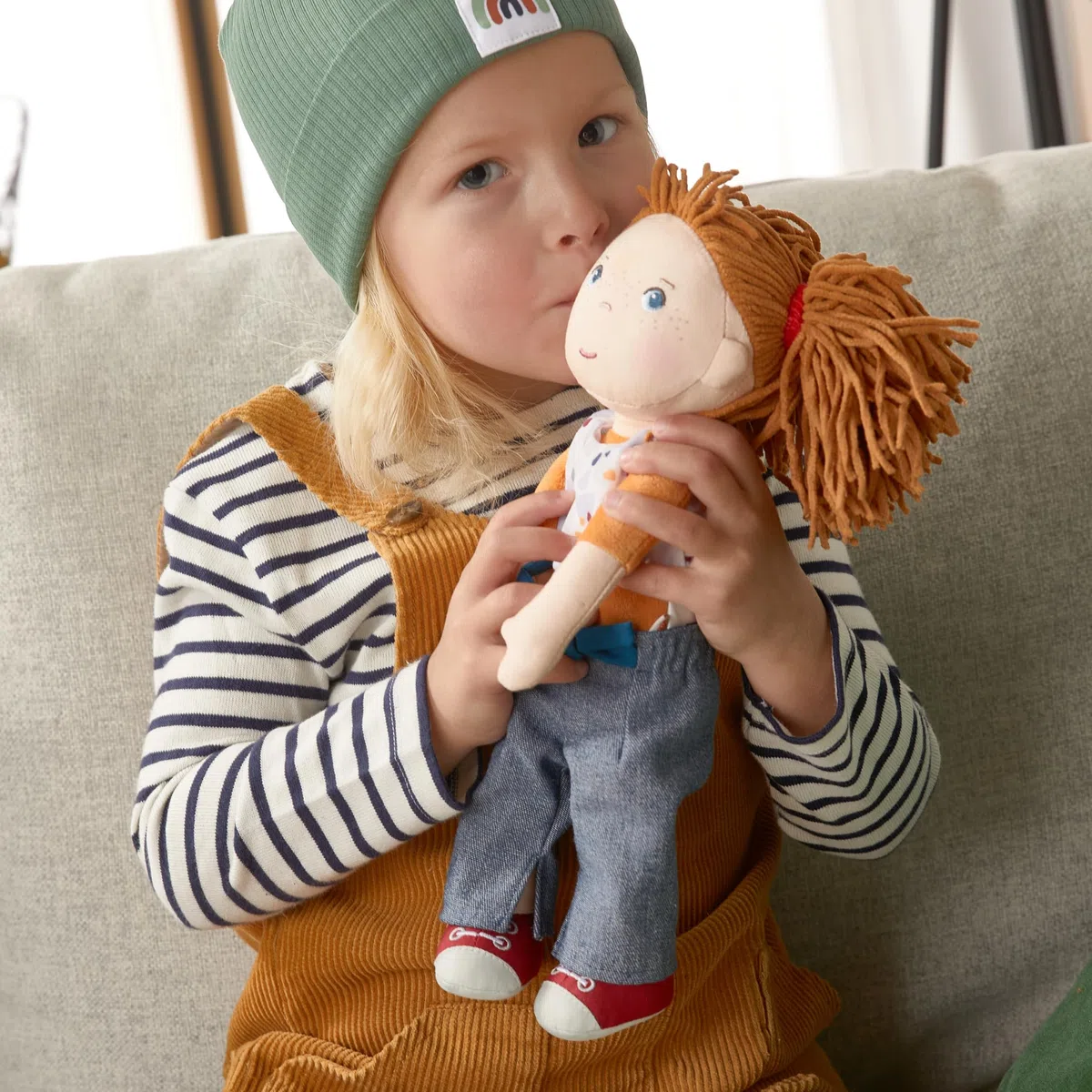HABA Bambola Malou - Bambola di stoffa da 30 cm per giocare e coccolare - Materiali morbidi e lavabili - Alternativa ideale alla bambola di peluche - Adatto per bambini a partire dai 1,5 anni -