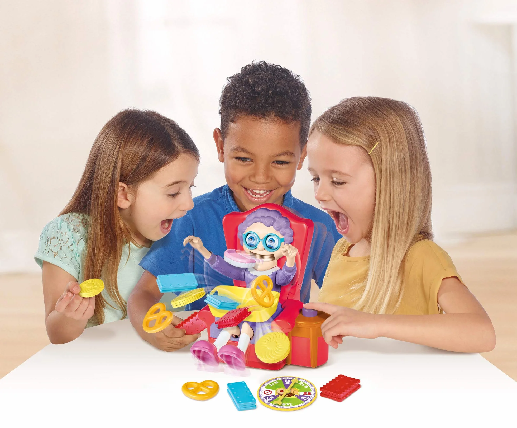TOMY Greedy Granny, Gioco d'azione per Bambini in età prescolare.