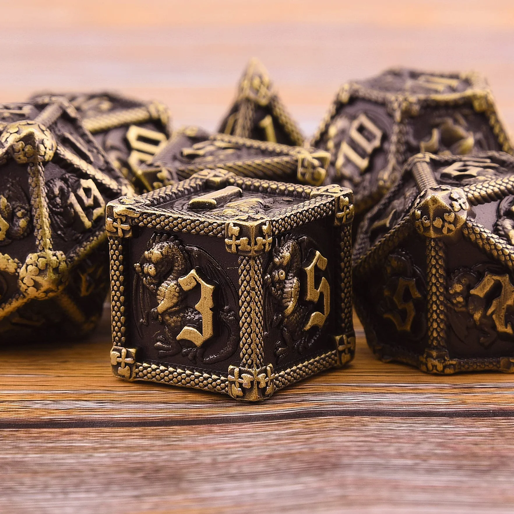 SIQUK 7 Pezzi Dadi Metallo D&D Poliedrici D20 D12 D10 D% D8 D6 D4 Set per Dungeon and Dragons, Bronzo