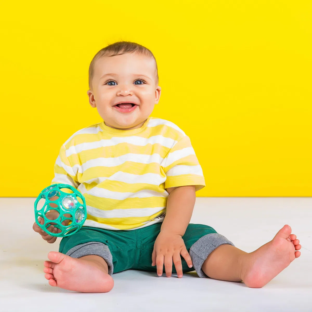 Bright Starts, Set di giocattoli Little Shakers - 6 sonagli e anelli per la dentizione senza BPA, unisex, dai neonati in su