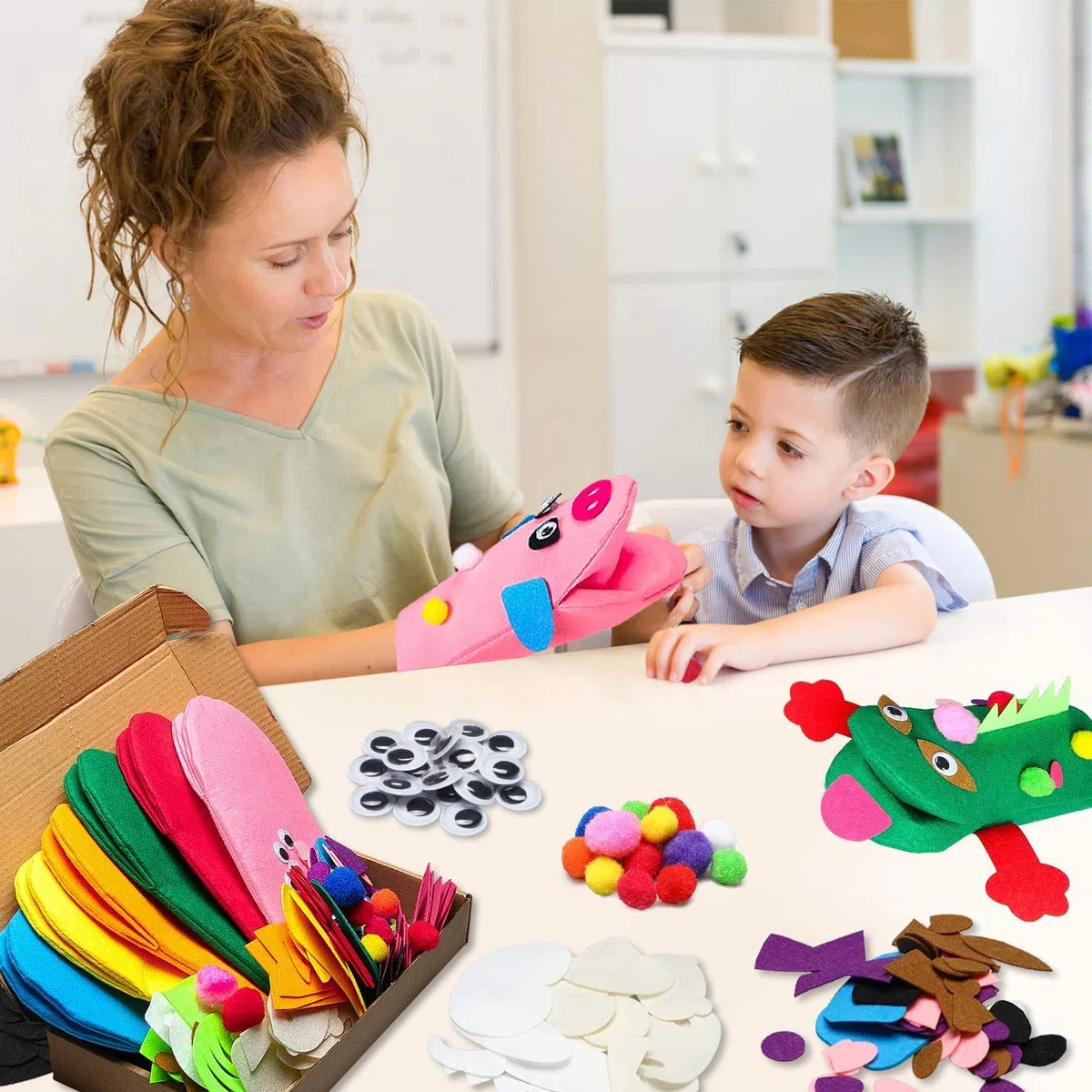 WATINC 6Pz marionette a mano Kit bambini DIY Art Craft Set di decorazioni in feltro Giochi di ruolo Burattini Divertenti Giochi, Glitter Palla Pompon Wiggle Googl Occhi, fai-da-te Burattini a mano