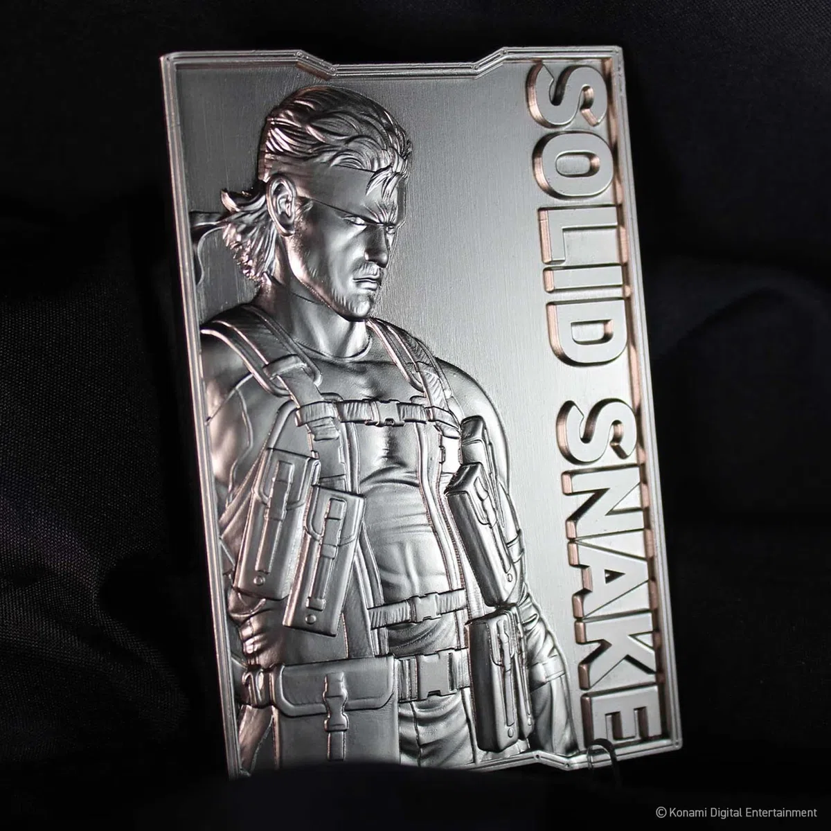 FaNaTtik Metal Gear Solid 2 Limited Edition Solid Snake Metal Lingotto - Prodotto con licenza ufficiale, 5.000 in tutto il mondo, espositore incluso